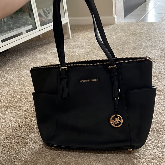 Black leather Michael Kors tote purse - Picture 2 of 3